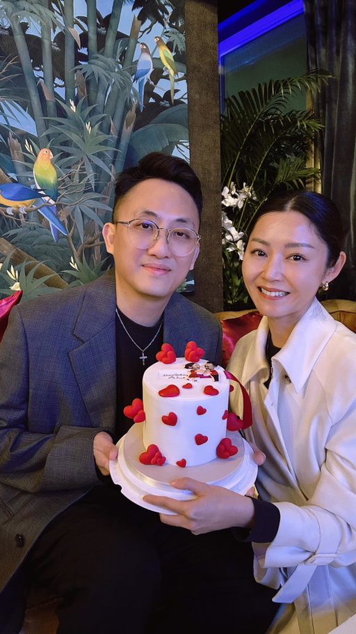 製做驚喜真係唔容易，希望你鍾意啦 I Love you  @drkenleychau 

#多謝一班好朋友幫手保守秘密
#生日快樂
@vivecakeboutique