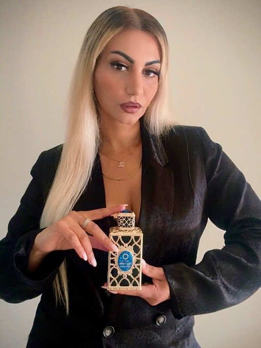Monarch by @orienticaperfumes — bold, refined, undeniably luxurious.✨A fragrance of quiet power and confident presence.👑

Top note: Pink Pepper, Mandarin, Bergamot
Middle note: Dry Amber, Pear Tree Blossoms
Base note: Ambergris, Musk 

#orientica #royalcollection #monarch #luxuryfragrances #uae