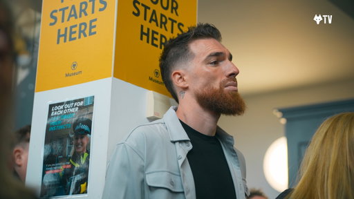 Remembering Diogo 💛

A memorial artwork created by Jody Craddock, painted with ink made out of the petals from floral tributes left by fans in memory of Diogo Jota, has been unveiled at Molineux.