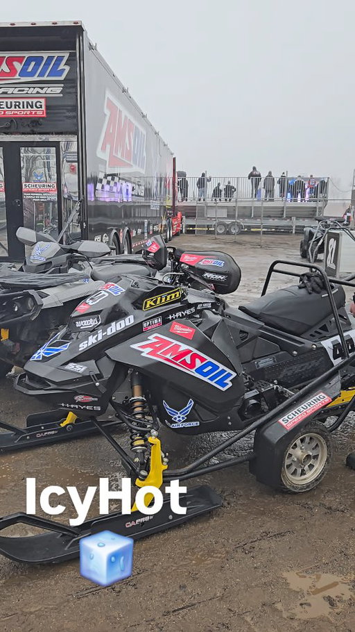 The Iceman (Aaron Scheele) getting the AMSOIL horse ready for Anson Scheele in Pro practice here at ERX Motorpark 🧊

@amsoilinc #teamamsoil