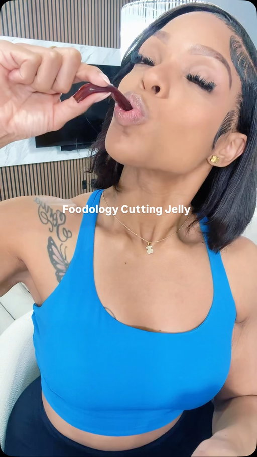 gifted by Korean Beauty✨
The Viral Cutting Jelly
@foodology.global #redjellystick #cuttingjelly