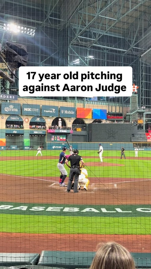 Wow 17 year old @josephscontreras pitching against @thejudge44