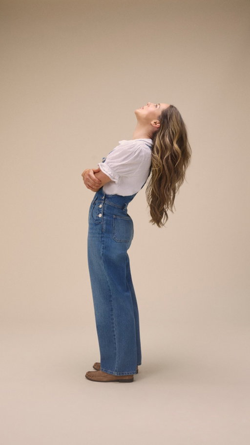 The Louise Thompson Edit: designed for every plan, any pace. 

These are the spring pieces that’ll carry you from one moment to the next.