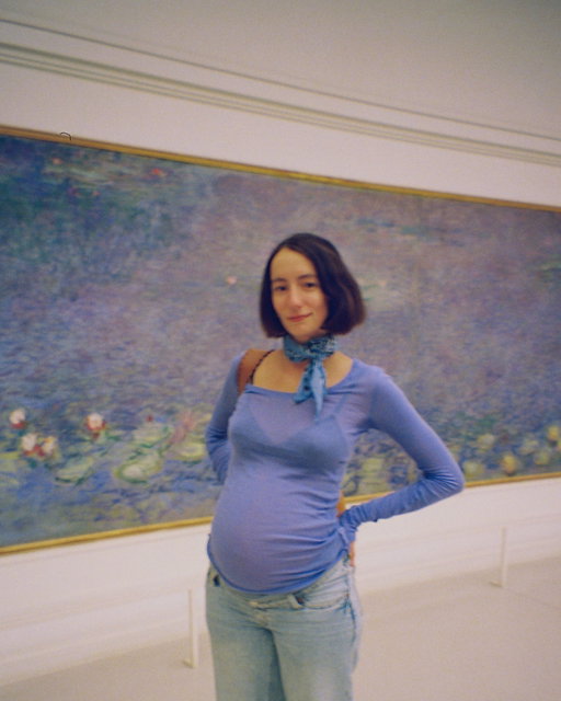 I bring my big belly chez Monet 💜