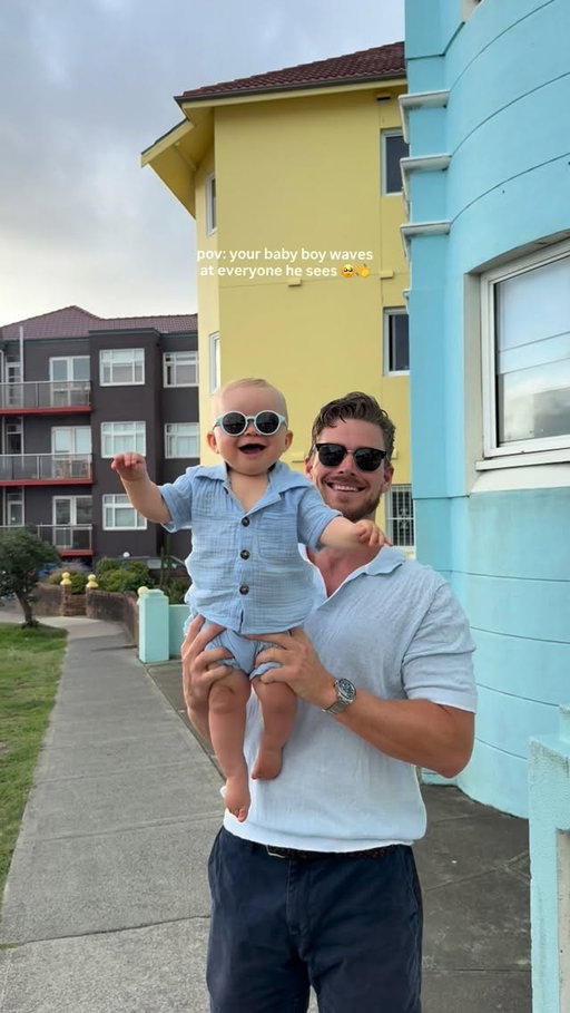 This is one happy baby boy🥹🥹🥹

#happybaby #10months #babyboy #bondibeach
