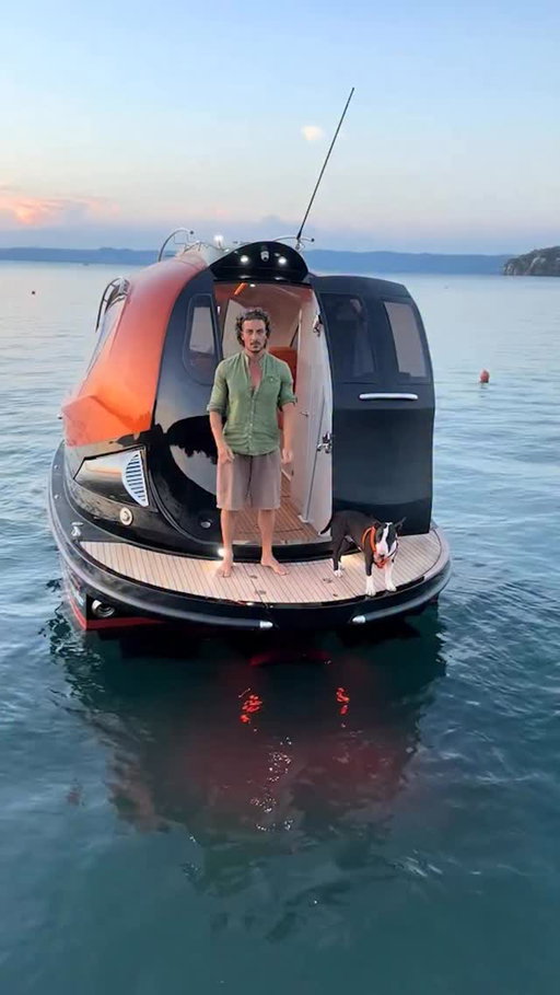 I’ve truly never seen anything quite like this mini-yacht…😍🛥️

Thx @lazzarinidesign

#yachts #boats #sbxcars