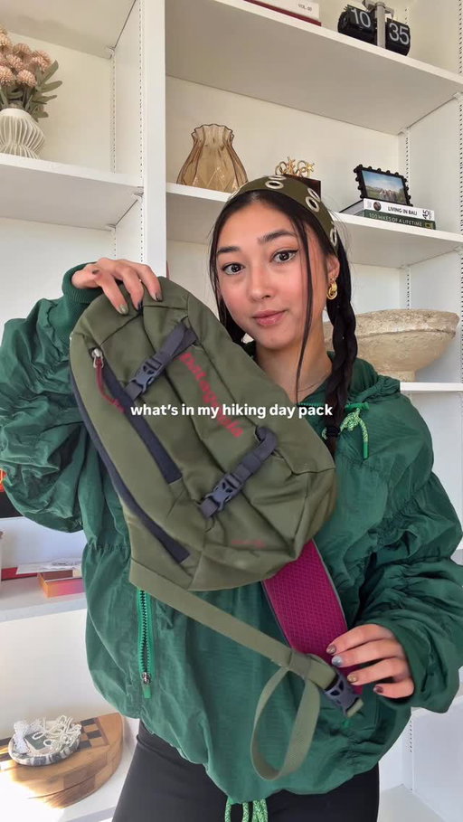 little miss always prepared 💅

#hikingoutfit #hiking #whatsinmybag #hikingessentials