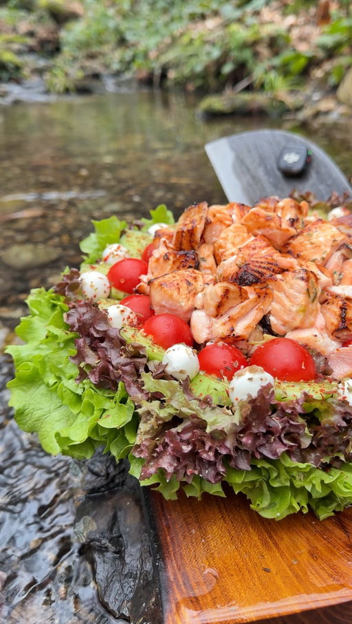Salmon Salad 🫠
Şiş Somonlu Salata 🫠

#djimic3 #djimic #djiosmo #asmr #food