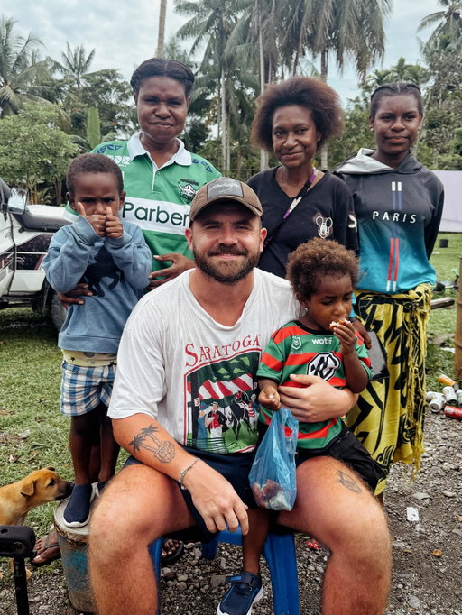 Met some seriously top blokes along the PNG coast.

Learned loads about the history.

What a fascinating country.

Video out on YT now. 🇵🇬