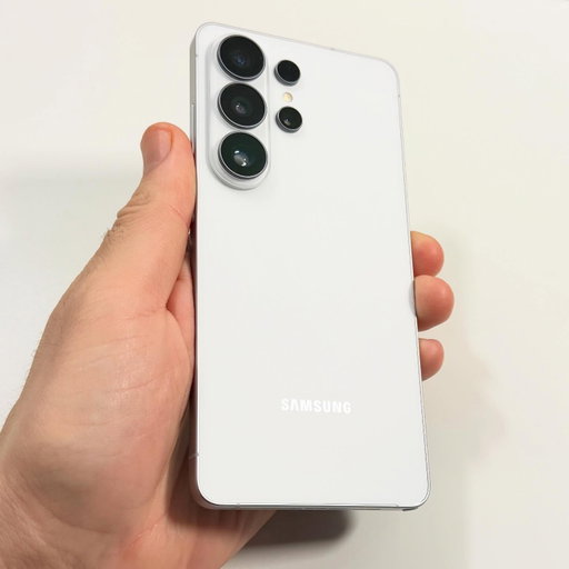S26 Ultra in white so clean ⚪️ Which is your favorite color? Go: @samsungwithgalaxy @samsungmobileusa @samsungmobile #samsung #galaxys26ultra #smartphone #galaxy
