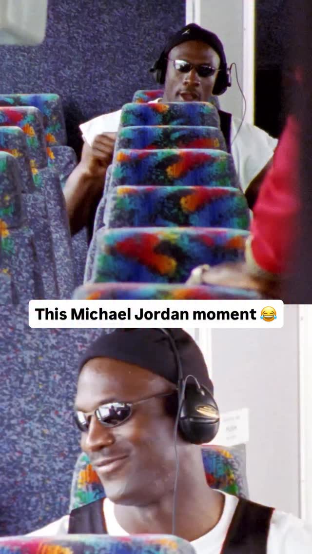 Michael Jordan listening to Kenny Lattimore before playing in Game 1 of the 1998 NBA Finals will always be hilarious 😂🐐

📺: The Last Dance

#nba #michaeljordan #jordan #chicagobulls #lastdance
