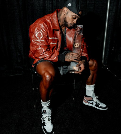 2X Arnold Classic Men’s Physique Champion got a nice lil ring to it….

LOOK AT GOD WORKING!!!

BLESSED.

#gymtalk #gym #tlk #bodybuilding #physique