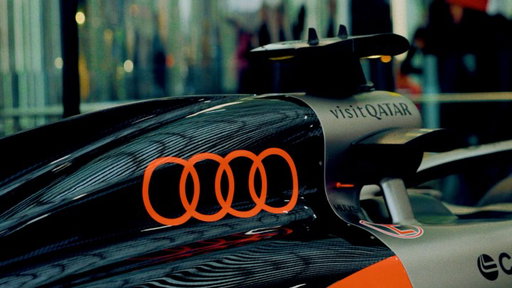 The lights are about to go out! 
If you’re in NYC, join us at the Apple Fifth Avenue Store or catch the race live at 11pm ET on @appletv, the new U.S. home of F1.

#ARF1