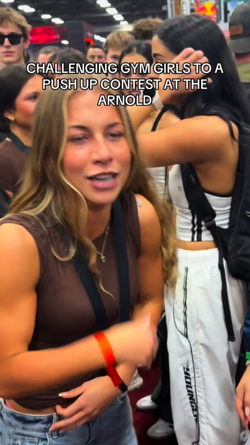 Challenging gym girls at the arnolddddd 

#gym #nardofit #gymchallenge #thearnold #pushups