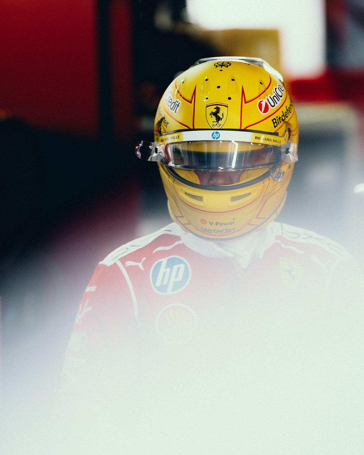 That was some drive around Albert Park! 🇦🇺💪 @Lewishamilton