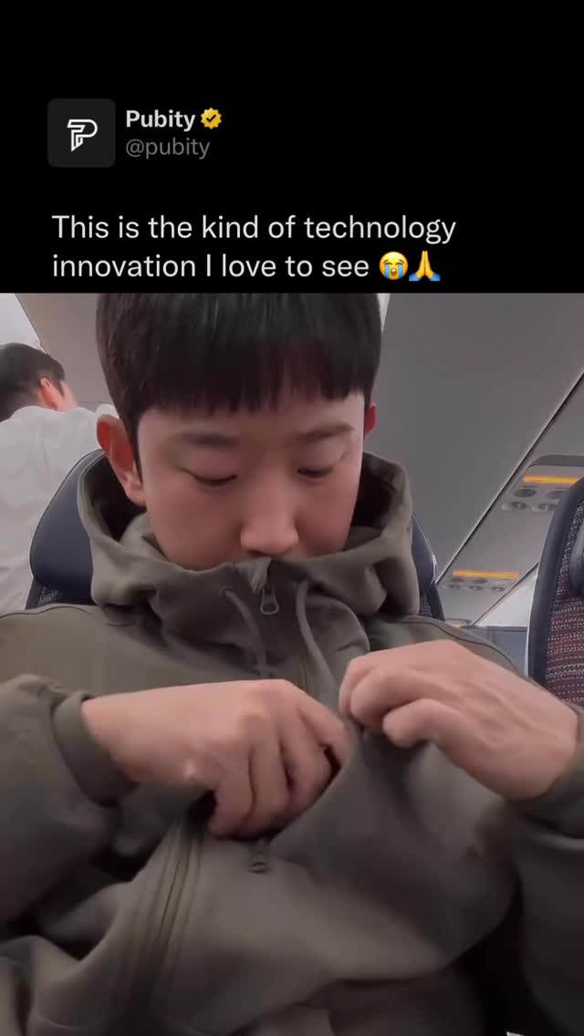 😲

Inflatable hoodies are designed with built-in air cushions inside the hood that can be inflated to support your head and neck, making it easier to sleep upright while traveling. Unlike traditional neck pillows that can slip or feel bulky, the cushion stays in place around your head, helping keep your neck aligned and reducing strain during long flights, bus rides, or car trips. When deflated, the hoodie feels like normal clothing, so it’s lightweight, easy to pack, and more convenient than carrying a separate travel pillow.

(Via @_hozip_)

#surprise