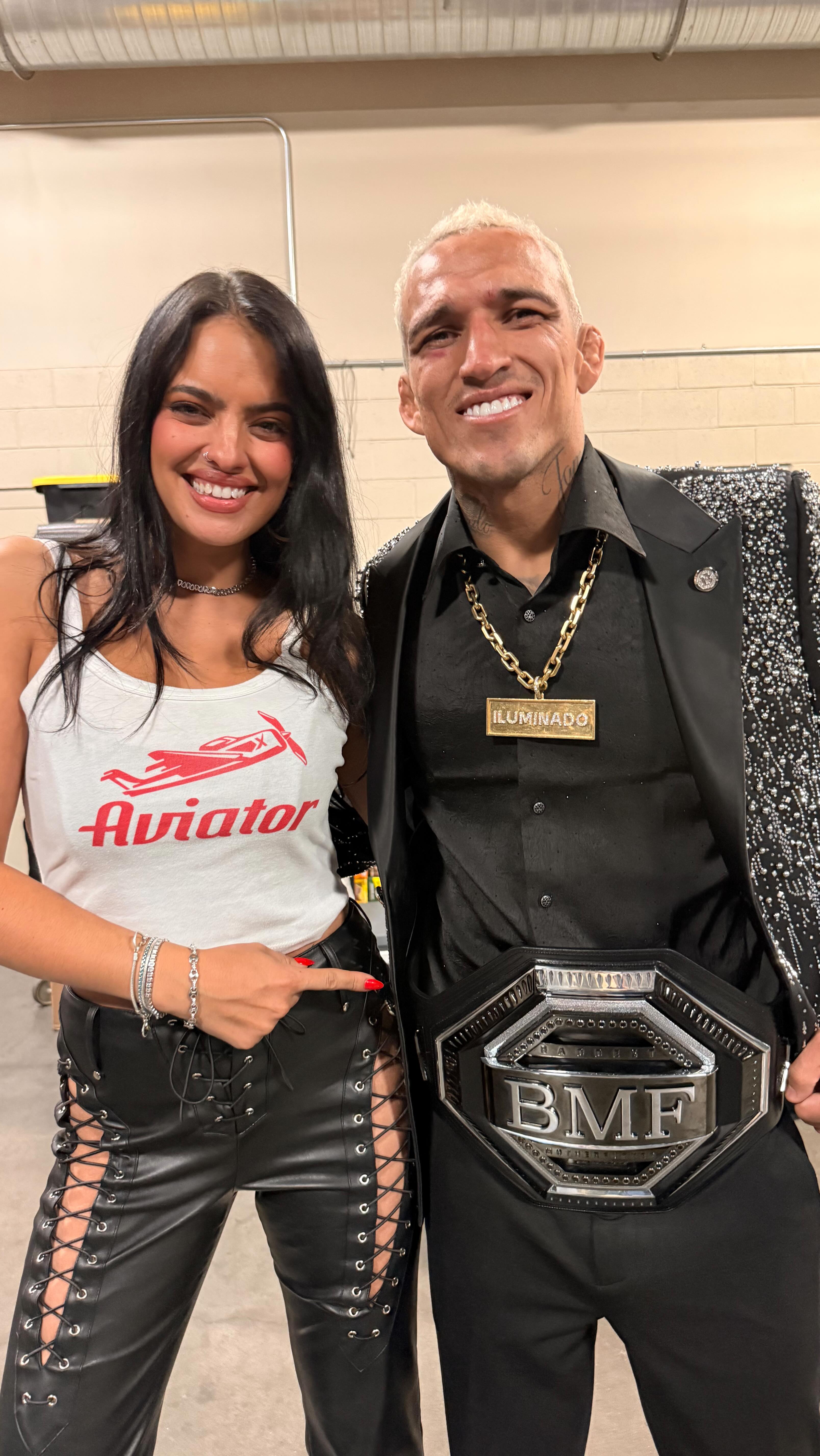 Never mess with the BMF Charles Oliveira 🦁🇧🇷 Congratulations @charlesdobronxs on a dominant performance at UFC 326! ❤️✈️ Team @aviator.spribe 

#ufc #ufc326 #charlesoliveira #ninadrama #bmf