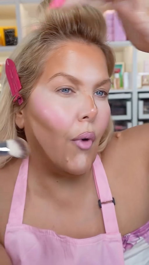 Makeup lesson: Advanced Bridal DIY (PART ONE) 
Skin prep @foreo_aus and @embryolisseau 
Lip stain @hudabeauty 
Brow gel @anastasiabeverlyhills 
Foundation @armanibeauty 
Brushes @sigmabeauty 

#makeuplesson #bridal