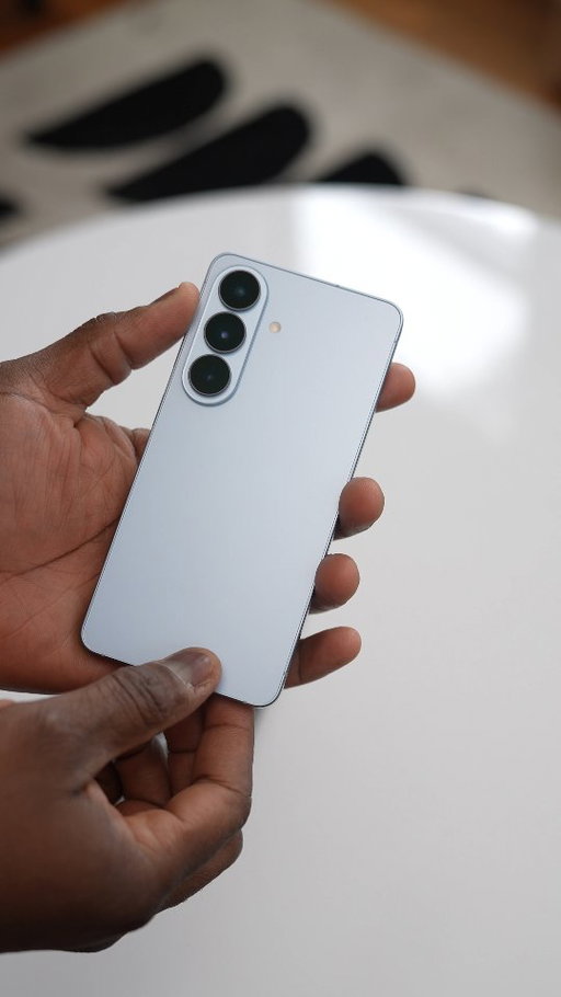 Let's not forget the smaller comfortable  Galaxy S26 also powered by a snapdragon 8 elite Gen 5

#samsung #galaxys26 #unboxing #reels #samsunggalaxy