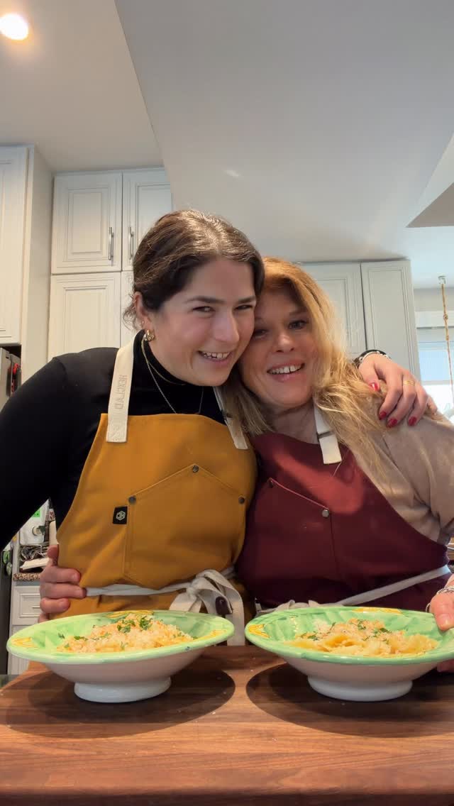 Pasta with cauliflower is a simple, humble dish that’s been passed down in my family for generations. Today I’m making it with my mom, the way her mom, my Nonna Pompea, used to make it, with a few little twists along the way. A small tribute this International Women’s Day to the women who taught us everything in the kitchen. ❤️🍳

Comment “PASTA” or “RECIPE” and I’ll send you the full recipe. 

#hexclad #womensday 

https://alessandraciuffo.com/pasta-with-cauliflower/