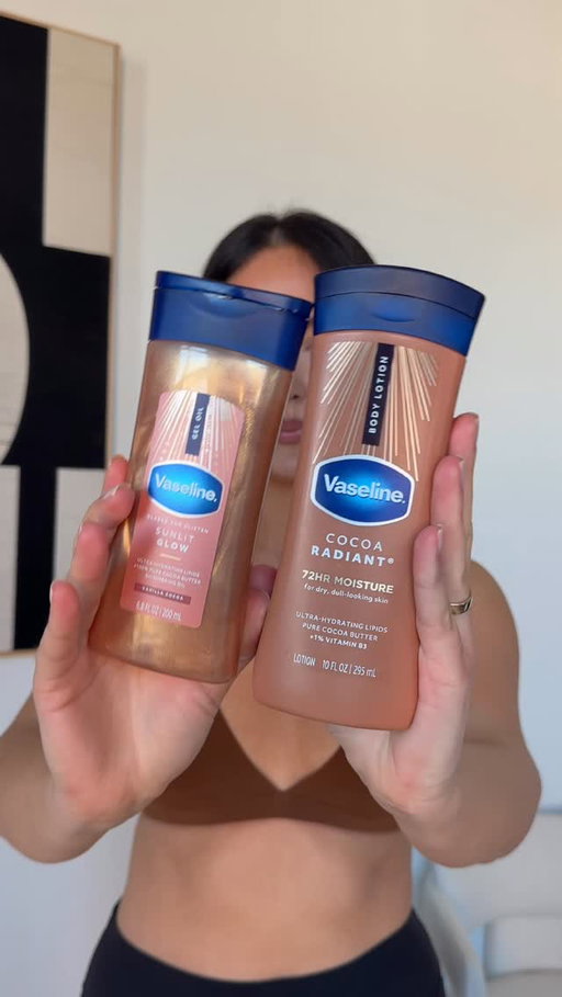 Forget the sun, we’re obsessed. 

#vaseline #cocoaradiant #shimmer