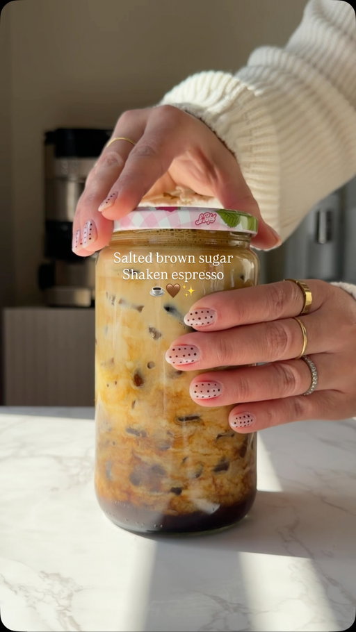 Salted Brown Sugar shaken espresso ☕️🤎✨
Because sometimes simple is best.

Recipe :
1 tbsp of brown sugar 
Dash of sea salt 
Vanilla bean paste 
2 shots of espresso 
Shake it 
Add ice and 4 oz of milk 

#coffee #icedcoffee #cafe #saltedbrownsugar