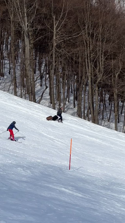 Ski-in/ski-out hotel room: $2,500. Two days tickets from the window: $719. Boot packing your way down a groomer to the guest lobby: Priceless

@thisavventura
