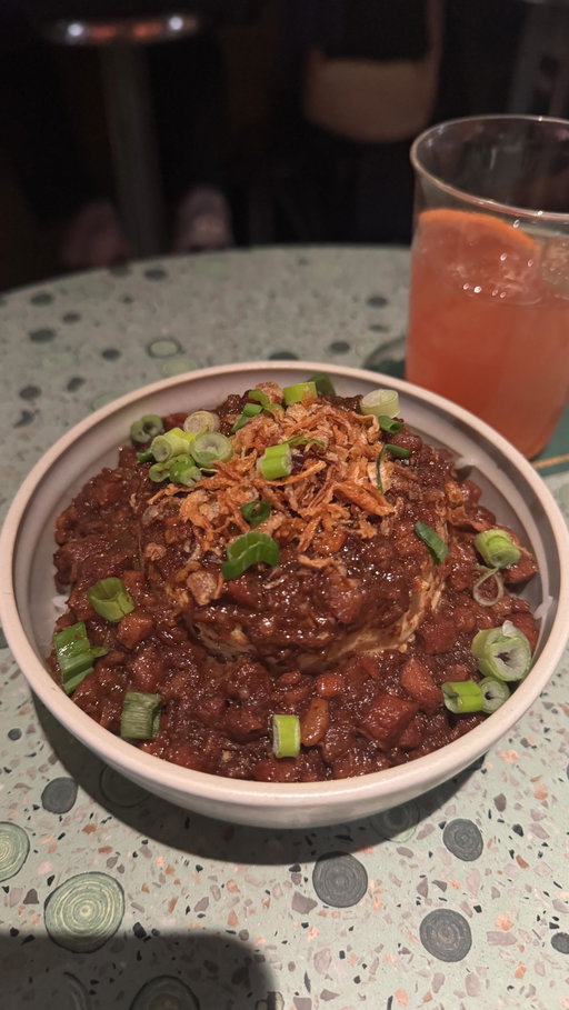 Delicious Taiwanese dishes from @traveler.huehouse located at @huehouseny 🤩
Be sure to check out the happy hour deals at Traveler from Monday-Friday 2-5pm for $12 cocktails and more!
📍Traveler
56 E 41st St
New York, NY 10017

Hue House is a four-story Asian cultural and creative hub near Grand Central that is home to food, design, music, & wellness. They’re home to Gulp (authentic Taiwanese bento and street food), Traveler (Asian fusion bistro), and 929 (cocktail bar inspired by Mando-pop and Canto-pop), and more!
.
.
.
Pictured:
- Yuzu red oolong tea
- Green tea, cheesed & tipsy
- Steamed egg pork over rice
- Beef noodle soup
- Oyster omelette
- Braised platter: beef shank, baiye tofu, radish, chili pepper and garlic
