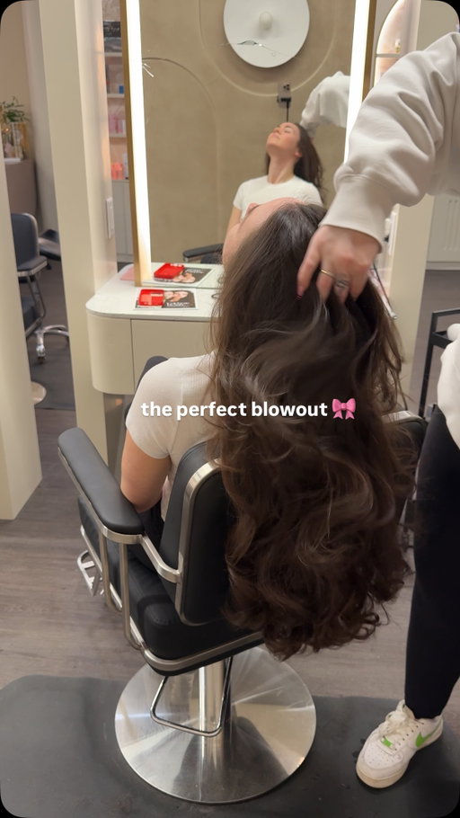 My all-time favourite blowout!! THE LIZ BLOWOUT 🔥 @arielstylist FOREVER AND ALWAYS 💕 @emme.hair