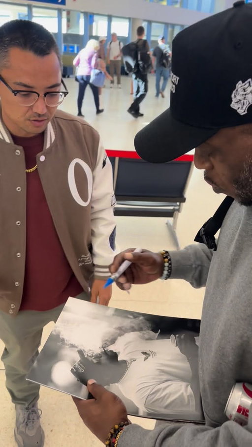 Homie ran down on me at the airport!!! I respect it!!! To all the supporters out there, I’m not Hollywood. If yall see me outside don’t feel funny to come over and say what’s up, or have a stack a picture for me to sign. ITS ALL LOVE Y’ALL 🫶🏾🫶🏾🫶🏾
🍀⚖️🔥🔥🔥🔥