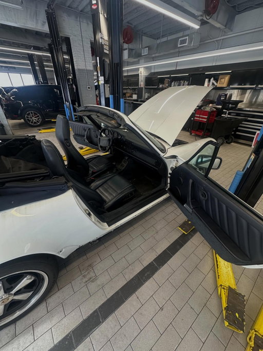 Our team has been hard at work stripping out our 911 and seeing what parts can be reused and which parts need to be replaced. So far, the list of parts to be reused is very small. Stay tuned for more updates #porscheclassic #porscheclassicrestorationchallenge #porschechallenge26