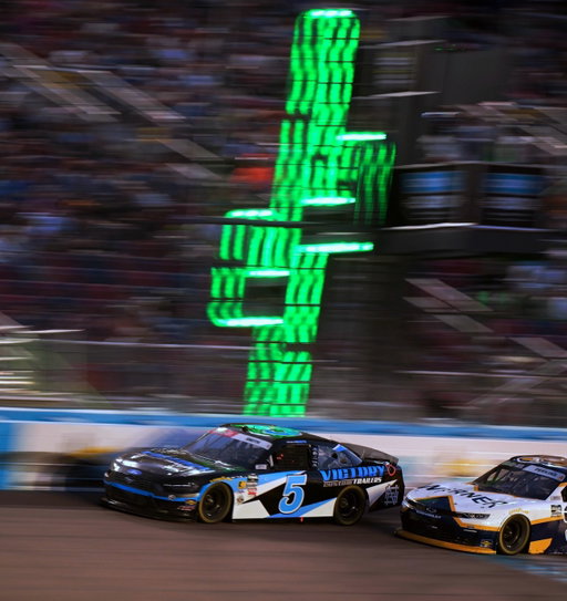 Phoenix snapshots 🌵

📸 @overbeyphotography 
#nascarracing