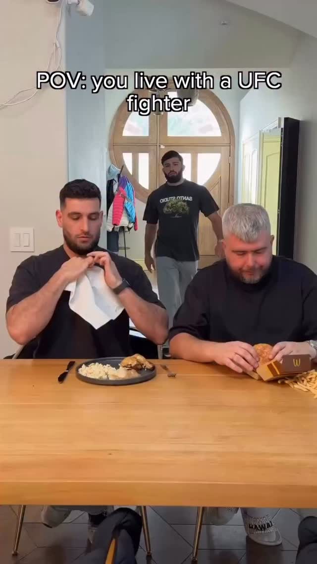 Arman Tsarukyan is the perfect roommate 😂