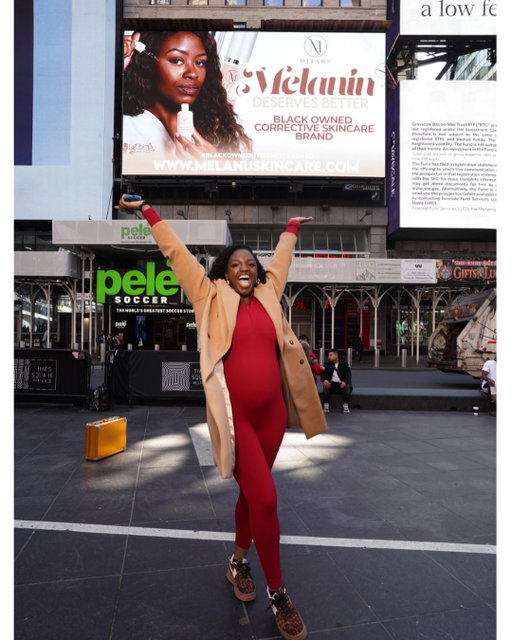 Billboard in NYC ✅

From Arlington, Texas to Times Square.

Seeing Melanu Skincare on a billboard in New York City is more than a moment… it’s proof that a vision backed by purpose can reach the world.

I created this brand bc I truly believe 
Melanin deserves better. 🤎
And we’re just getting started.

Special shoutout to my beautiful Melanu ambassador @itsliterallykb seeing you on this billboard with me makes this moment even more special. 🖤

Black-owned. Corrective skincare. Real results.

#MelanuSkincare #TimesSquare #WomenOwned  #EstheticianFounder #SpaMillionaireClub