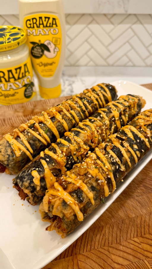 Tempura California Sushi Roll 🦀🍘

Comment “recipe” for full recipe sent to your DM❤️

I usually wouldn’t look twice at a regular California roll, but she’s different 🥹 

crispy, creamy, crabby🙂‍↕️

@Getgraza mayo makes everything better 

ENJOY! 

https://thespicyjuju.com/tempura-california-sushi-rolls/

#grazapartner #sushi #californiaroll #tempura