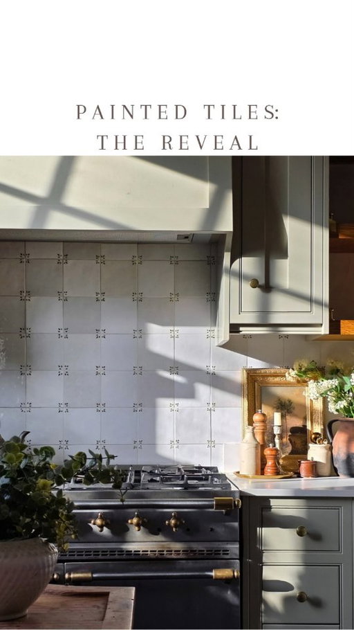 One of the best decisions I've ever made 😄 Can't believe I haven't painted my kitchen tiles sooner! Such a small detail but its made such a big difference to how this space looks. What do you think? Would you give this a go?

#kitcheninspo #countrykitchen #DIY #diyhome #paintedtiles