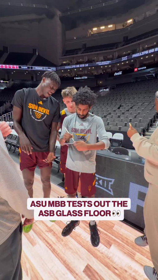 The guys had some fun with the @asbglassfloor court 😂🔱