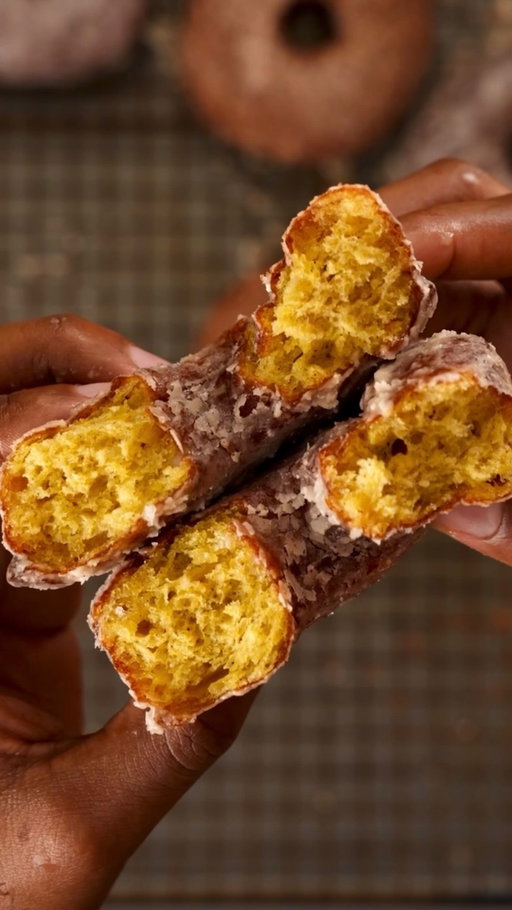 Lots of new faces here …. welcome!! 😁Appreciate you all for following along. A lot of you recently found me from the Oxtail Plantain Cups, so I’m bringing back another plantain favorite: Cinnamon Sugar + Maple Glaze Plantain Donuts. If you liked that last recipe, you’re definitely going to enjoy these.  Full recipe is on my Substack  link in bio. 🙏🏾Bless