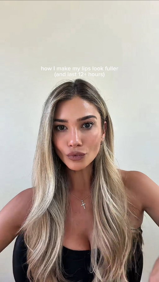 Lip stain addict. @hudabeauty @wonderskin 

#lips #fullerlips #liphack #beautytip #makeup