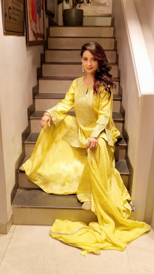 When the mood is festive and the style is pure BIBA ✨

#BIBAWaliEid #ad #adaakhan