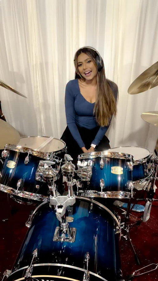 You may recognize Emily from @sportsnet, but when she’s not talking sports, she’s behind the kit putting her STRATUS setup to work.