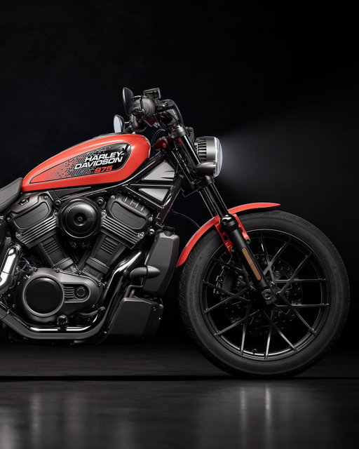 Lightning bottled in Blood Orange.

Nothing hits our racing heritage like the XR750 tank graphic. In Blood Orange with color-matched fenders, black Nightster Special wheels, and a chrome exhaust shield, this special edition 2026 Nightster carries its lineage with pride.

Hit the link in bio for all the details.

#HarleyDavidson