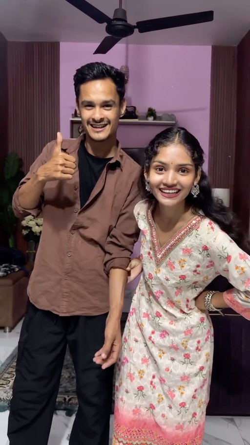 Nanad ko ladke wale dekhne aare hai😇
.
.
#misshosiyar #viral #reels #shorts #minivlog