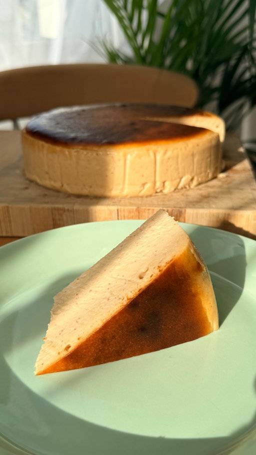 I had to buy a whole new tin to make this Peanut Butter Basque Cheesecake, even though I have about 4 in my storage unit 🫠 Life has been lifing lately, and I still haven’t quite found my groove, being a bit in limbo as I am. But baking this helped and I got a little extra help from @mattadlard as I wanted to try my recipe with his method. It turned out so delicious but I still need to get to know this oven. What shall I bake next? 🤔 Disclaimer: this is my recipe but Matt’s method. Plus I’m still working out the oven’s quirks which is likely why it didn’t come out as dark and oozy as Matt’s. 

Peanut Butter Basque Cheesecake 
750g cream cheese
100g smooth peanut butter 
200g caster sugar
30g plain flour, sifted
1 tsp vanilla extract
1 tsp sea salt
200g eggs, whisked
300g double cream

Method
🥜 Preheat oven to 210C (fan) and grease and line a 20cm springform tin
🥜 lay a large sheet of foil on a baking tray and put your tin in the centre 
🥜 wrap a wet (not dripping) folded tea towel around the sides and bring up the foil to hold it on
🥜 add cream cheese, peanut butter, sugar, flour, vanilla and salt to the bowl of your mixer 
🥜 beat on a low speed for 2 mins, scrape down sides and bottom and beat for another minute
🥜 with the mixer on a low speed, drizzle in the eggs and mix until smooth. Scrape again and mix for 30 seconds to combine
🥜 pour in cream and mix slowly until incorporated 
🥜 empty batter in to the tin and bang on the worktop a few times to release the big bubbs
🥜 bake for 35mins then drop the temp down to 140C (fan) and bake for a further 25 mins
🥜 about ⅔ of the bake should wobble when ready
🥜 remove and cool for 30-60 mins before refrigerating (uncovered)
🥜 Chill overnight before serving 

#basquecheesecake #thescienceofbaking