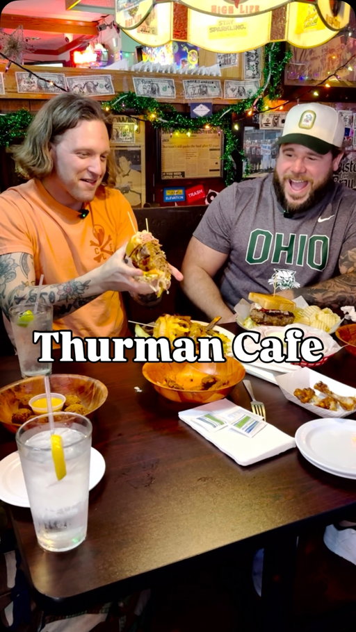 Thurmanator & Wings at the Legendary @thethurmancafe with my man @jordanfaeth 

#foodies #staybeautifulamerica #columbus