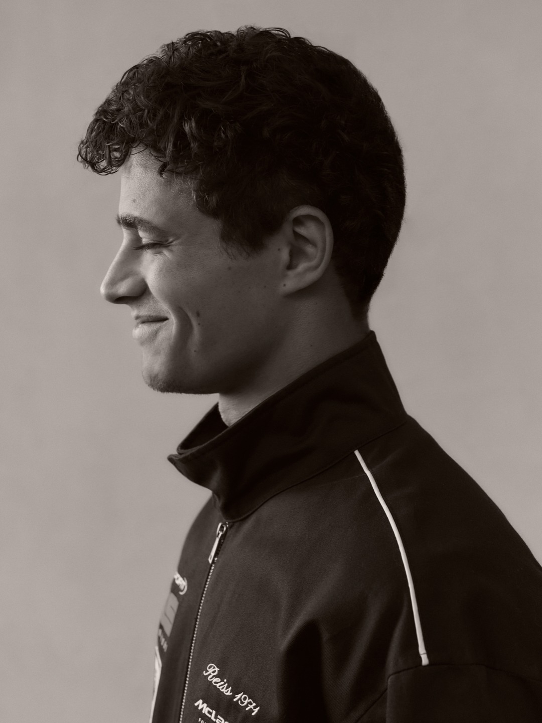 Something new coming soon... 🤫 

#McLarenF1 | @Reiss