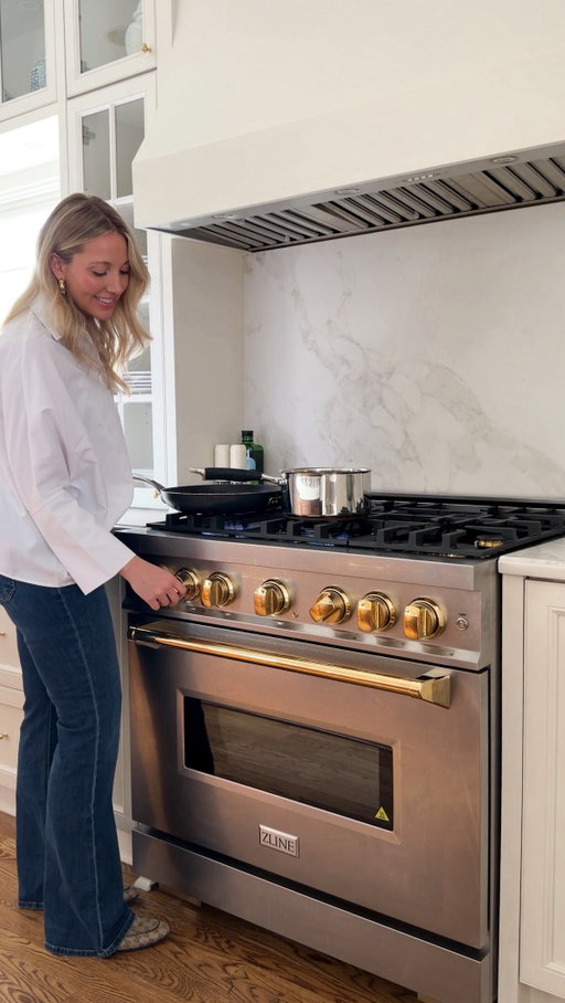 Dream features > dream homes. Thoughts?

For me, one of those has always been a natural gas stove. I love the instant heat, the precise control, and how quickly I can get dinner on the table (which matters a lot in this season of life with two little ones). 

Visit my stories to find and source a natural gas provider near you! @alabamanaturalgas #ad

These days the meals aren’t fancy, but cooking on a beautiful natural gas stove still makes the experience feel a little elevated—and I’m all for that.

So now I’m curious… what’s one “dream feature” you’d have in your kitchen? 👇