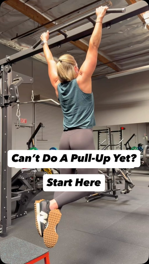 If your goal is your first pull-up, here are the progressions to practice.

Dead hangs
• 20–30 seconds

Scapular pull-ups
• 3 sets of 8–10 reps

Band assisted pull-ups
• 3 sets of 5–8 reps

Negatives
• 3 sets of 4–6 slow reps

Practice these 2–3 times per week, ideally at the beginning of your workout when you’re fresh.

Pull-ups take time because you’re lifting your full body weight, but building strength with these steps makes a huge difference.

If your goal is your first pull-up, save this so you can do this next time you’re in the gym.💪