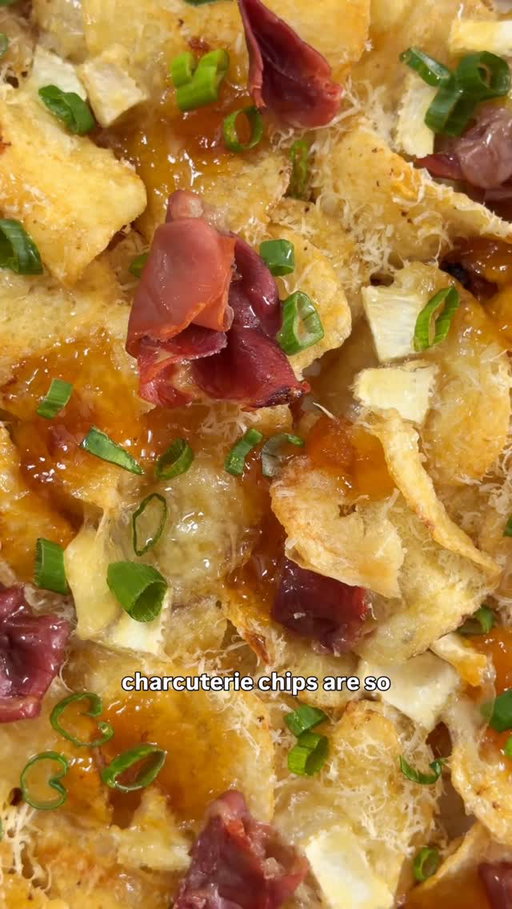 charcuterie chips, the only way to eat chips now tbh 👋🏻