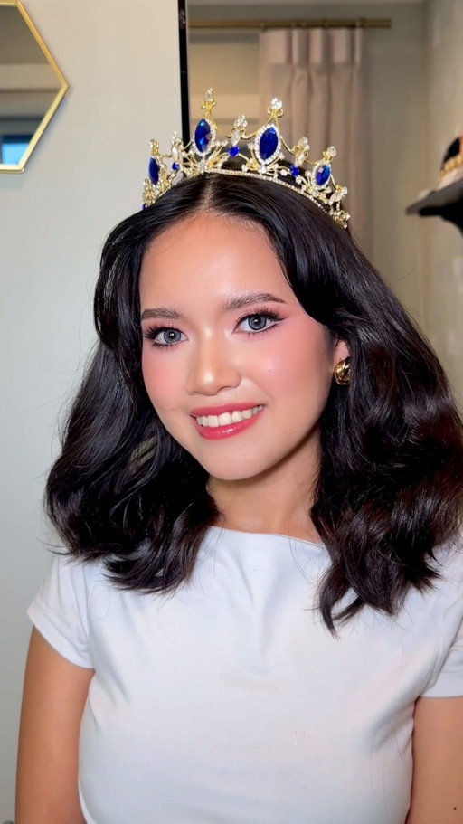 Queen!!! Book your wedding hair and makeup now! 
#edmontonmakeupartist #edmontonbeautyinfluencers #beauty #cosmetics #bridalmakeupandhair